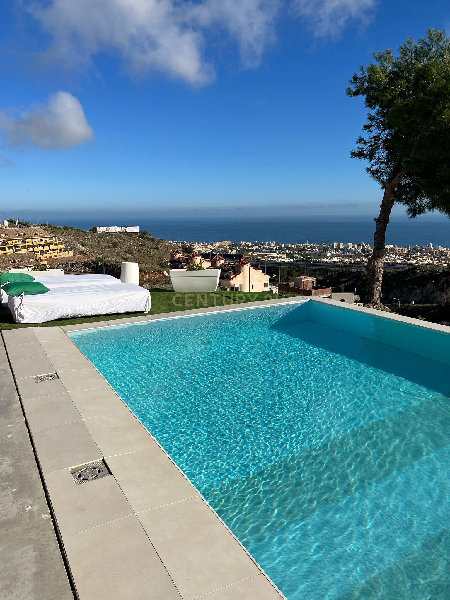 Luxuosa Moradia com Piscina e Jardim em Málaga, Andalucía - Image 26