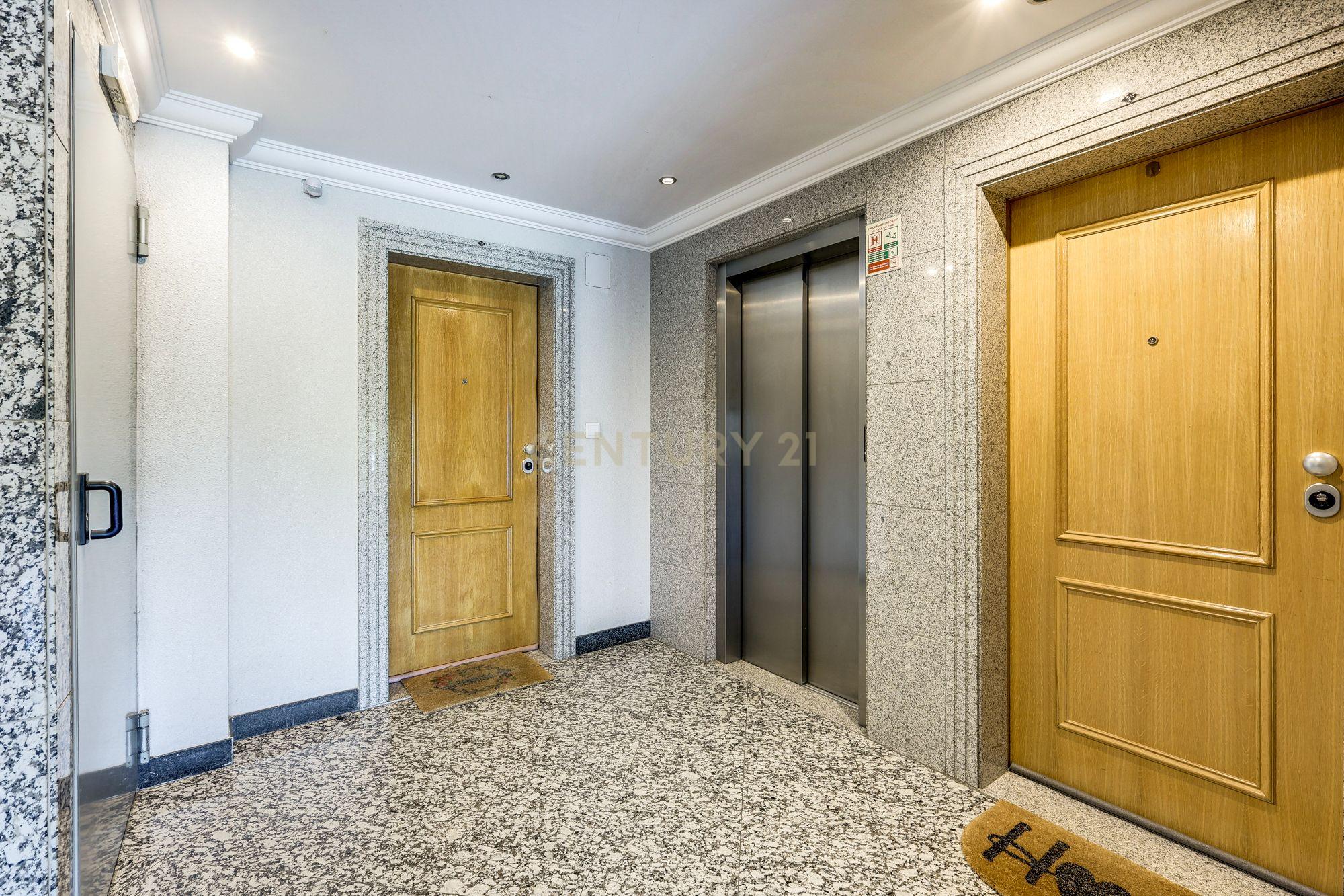 Apartamento T3 à venda em Mina de Água, Amadora — foto 24