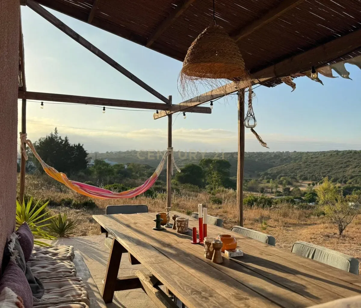Fotografia 2 de Quinta renovada em terreno de 3 HA perto de praias e serviços, Almádena, Lagos