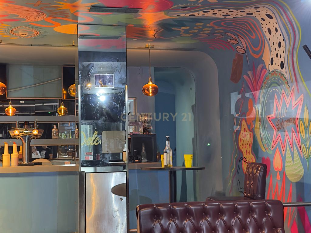 Largo de Santos | Espaço Comercial / Bar / Cafetaria — Sem Trespasse e Pronto a Abrir - Image 26