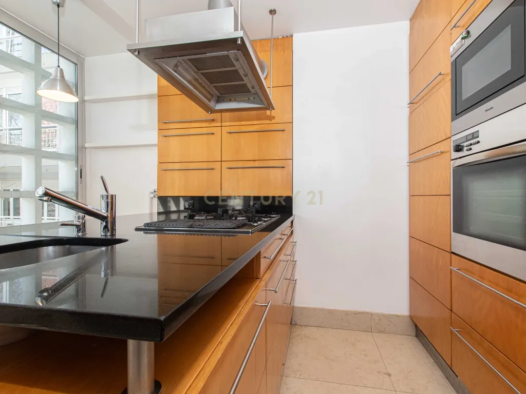 Duplex em Estados Unidos Da America, Lisboa com Vista para a Cidade - Image 27