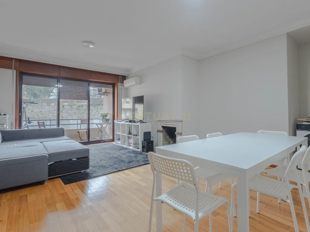 Excelente Apartamento T2 na Travessa das Condominhas - Image 7