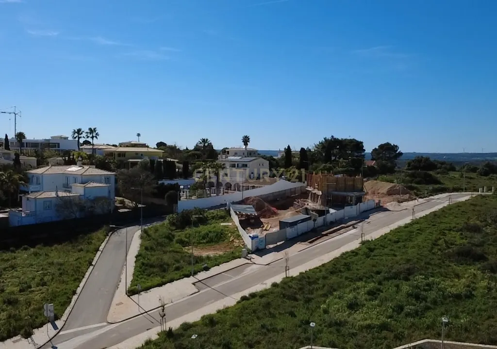 Lote para construção Praia da Luz - Image 9