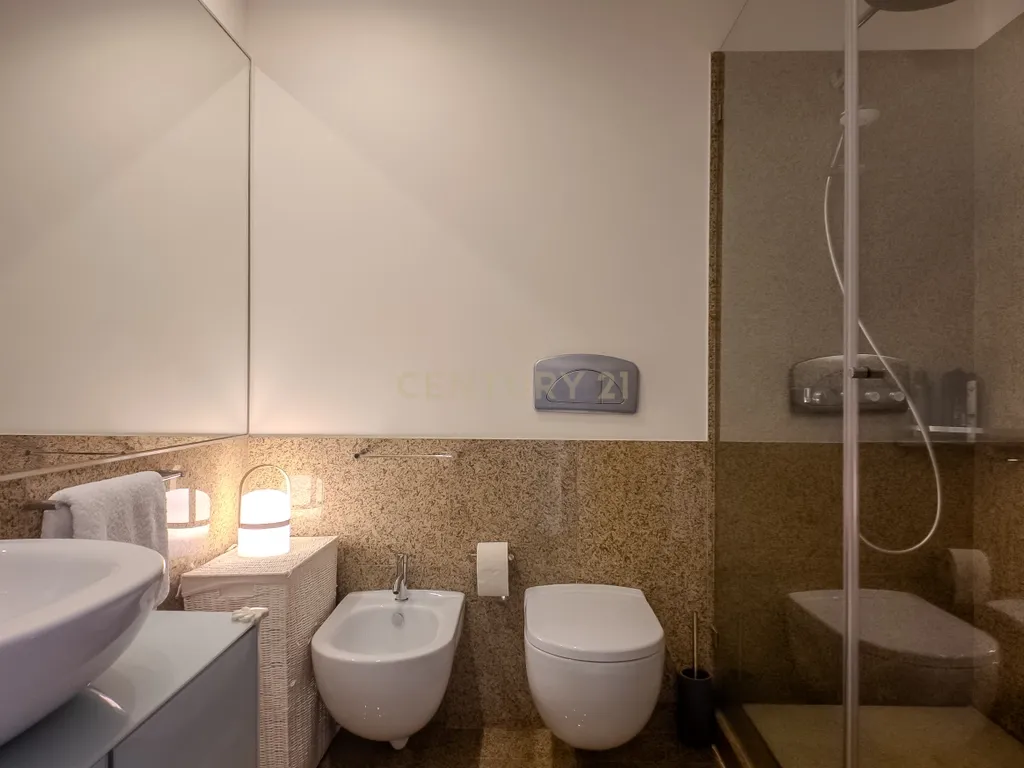 Apartamento T3 com Terraço, Varanda, Garagem | Último andar em Paranhos, Porto - Image 23