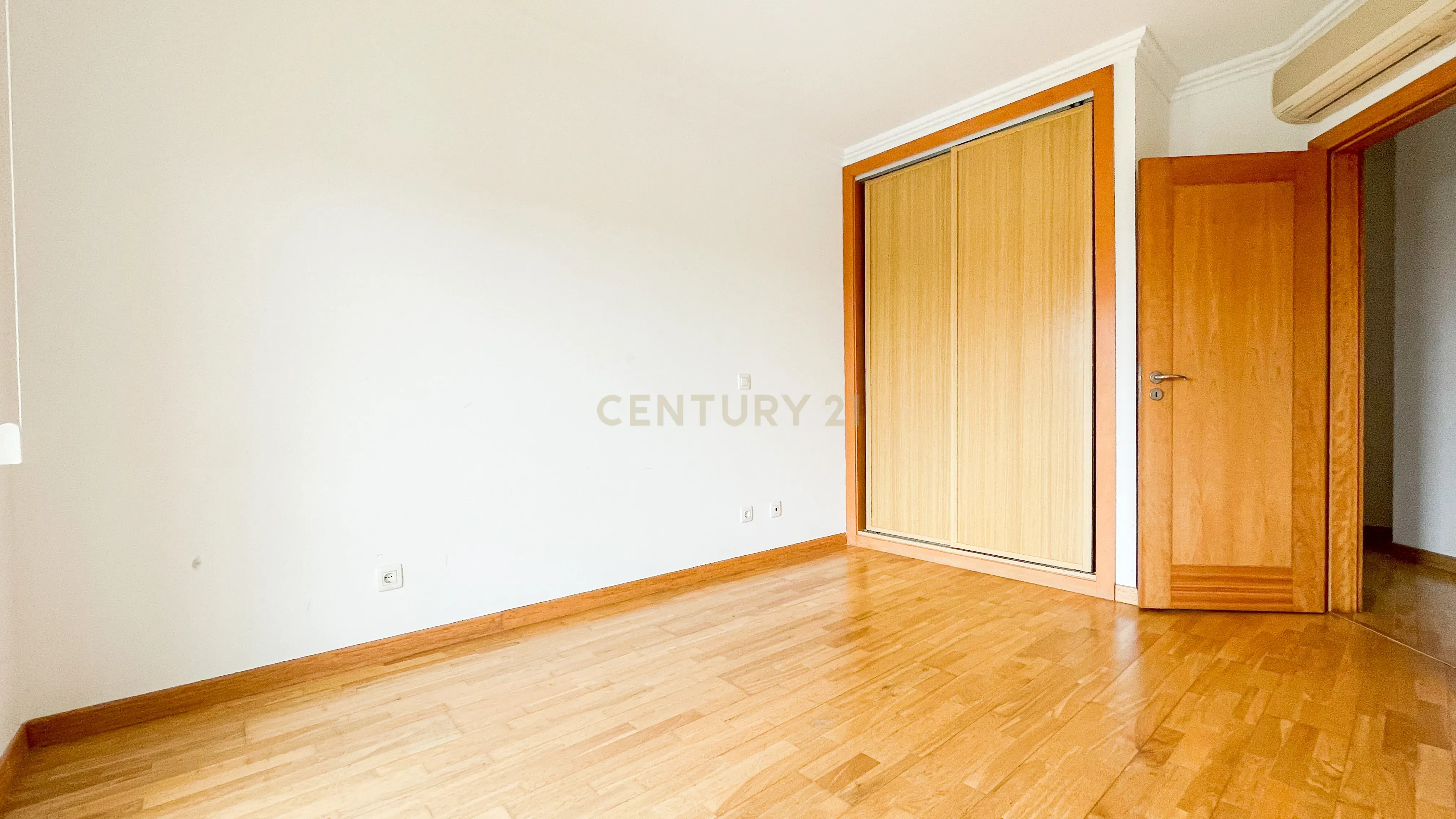 Apartamento T4 Duplex Quinta da Beloura - Image 18