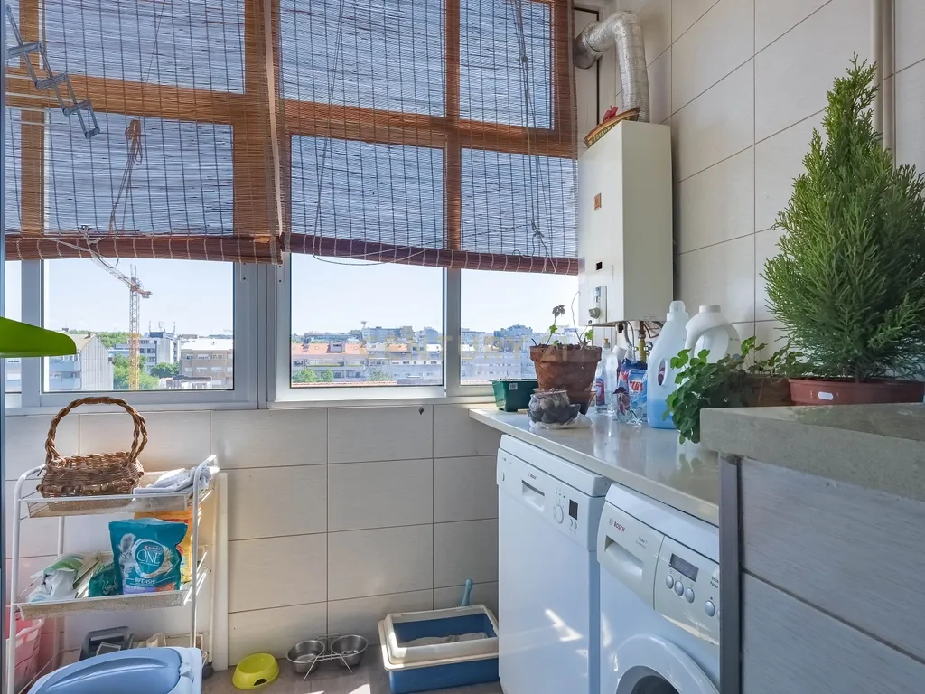 Apartamento T4 com Elevador e Vistas Deslumbrantes em Matosinhos Sul - Image 29