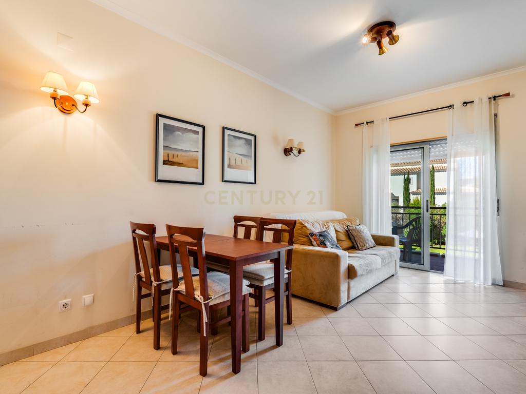 OPORTUNIDADE UNICA EM ALCANTARILHA - APARTAMENTO PARA VIVER OU RENTABILIZAR, PERTO DE TODOS OS SERVIÇOS E COMODIDADES - Image 3