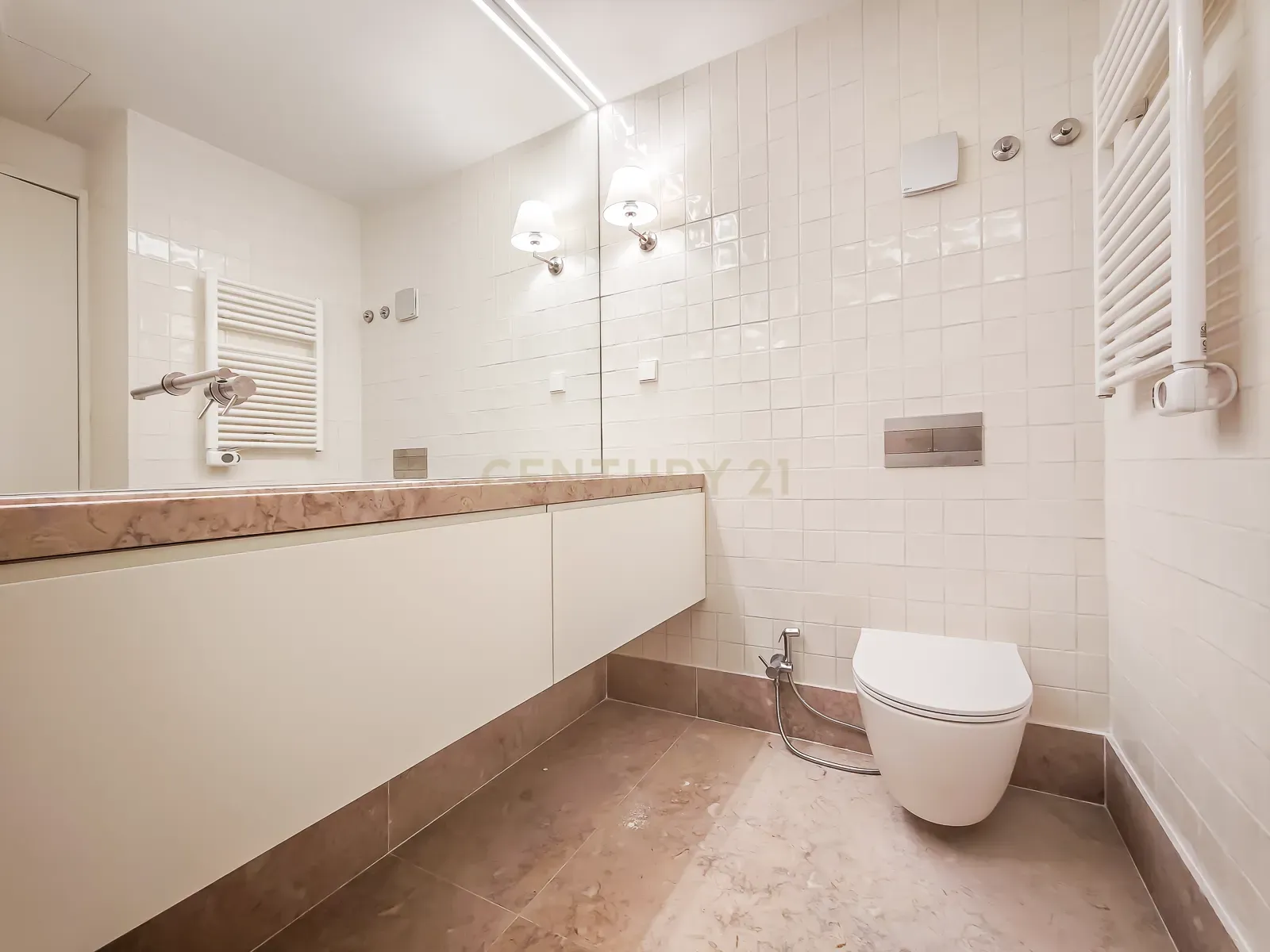 Fotografia 8 de Venda Apartamento T1 Rua das Taipas