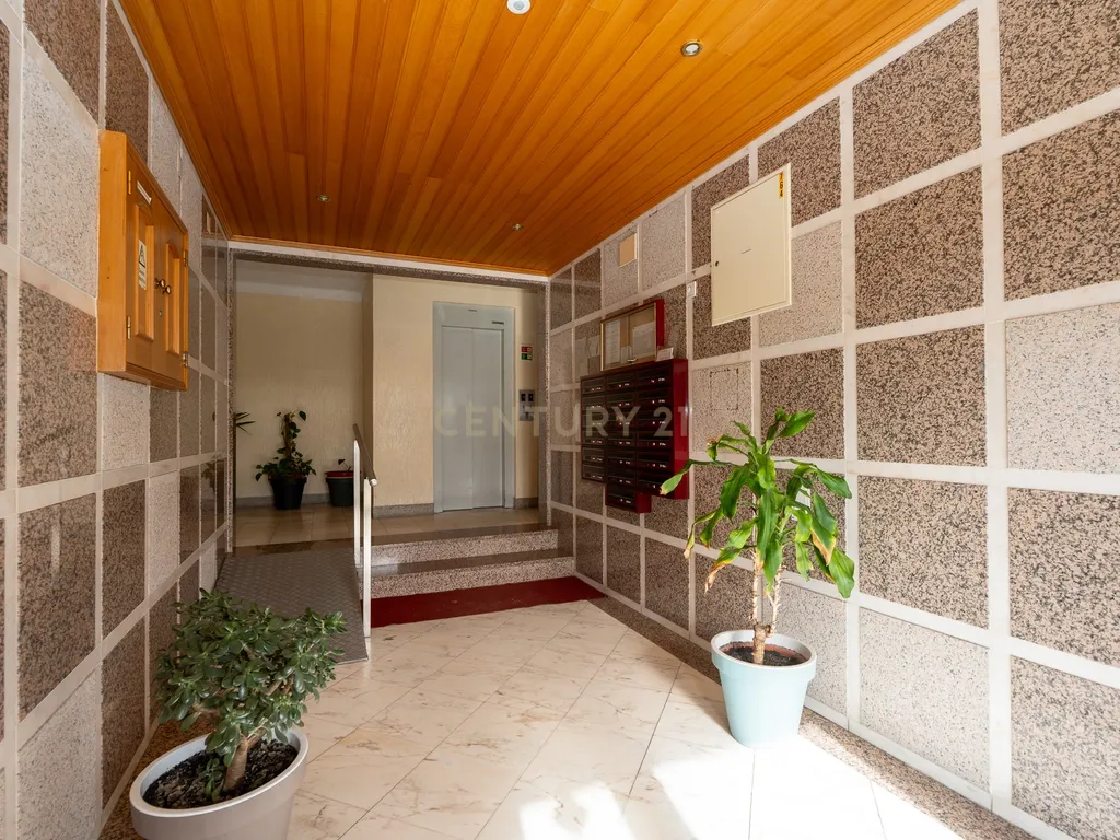 🏡 Apartamento T2 com varanda e vista desafogada - Image 3