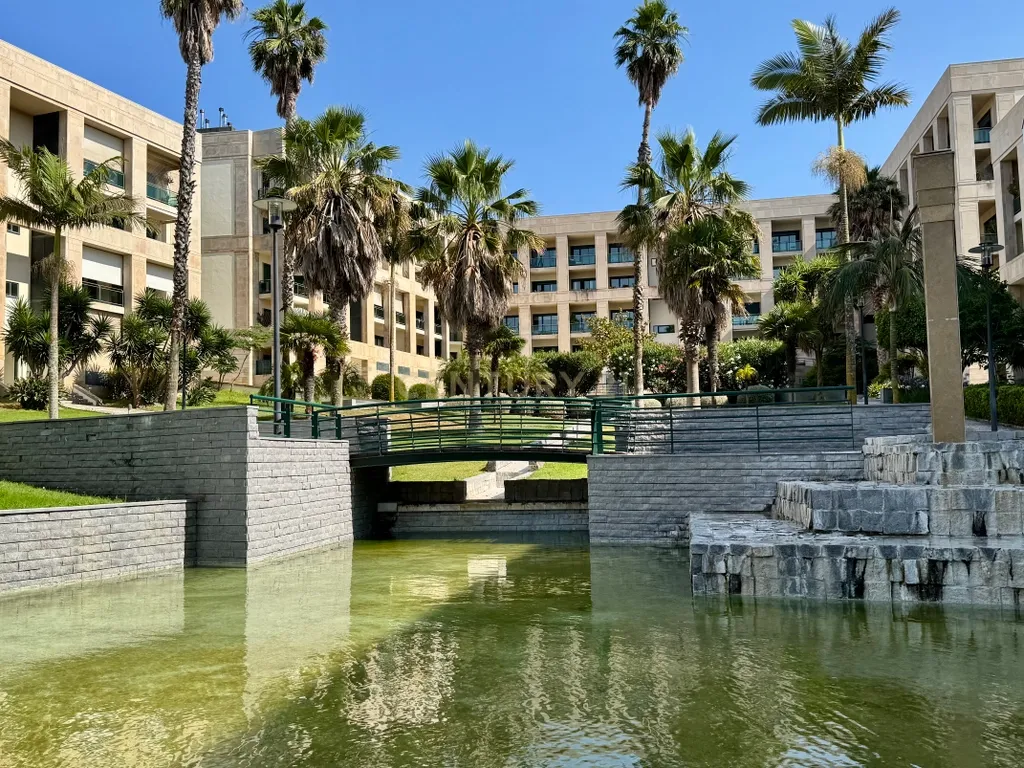 Apartamento T1 com segurança privada, piscina, garagem e arrecadação no condomínio Villa Restelo, Belém. Para Arrendar! - Image 27