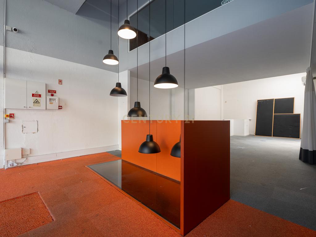 Loja com Cave e Mezanine no Centro de Lisboa - Image 10