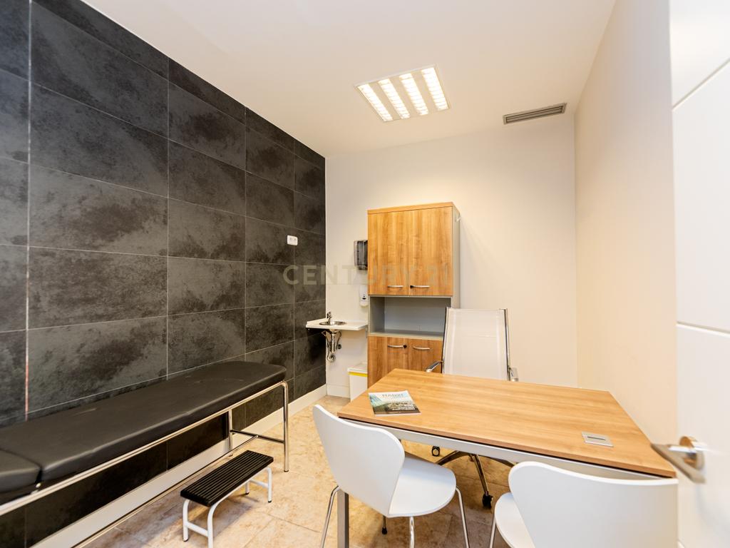 Loja Comercial Luxuosa em Madrid - 306m² com Excelente Localização - Image 10
