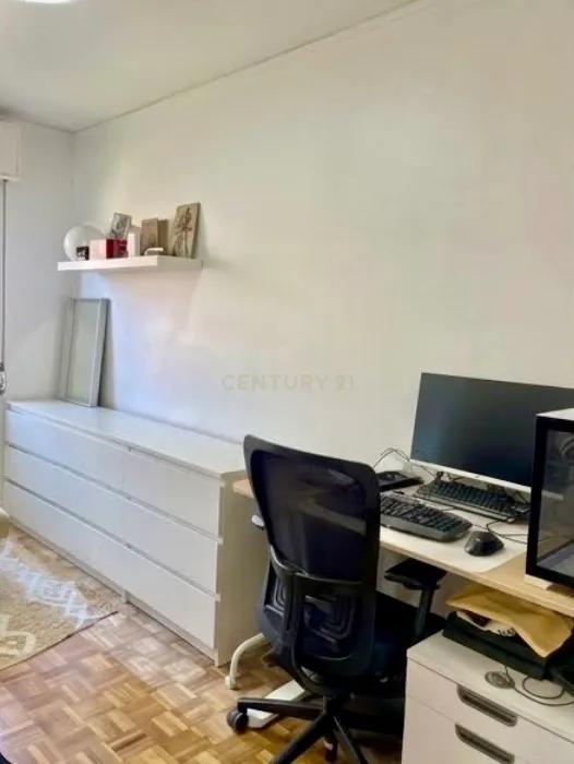Apartamento T3 em Santo António dos Cavaleiros, Loures. - Image 14