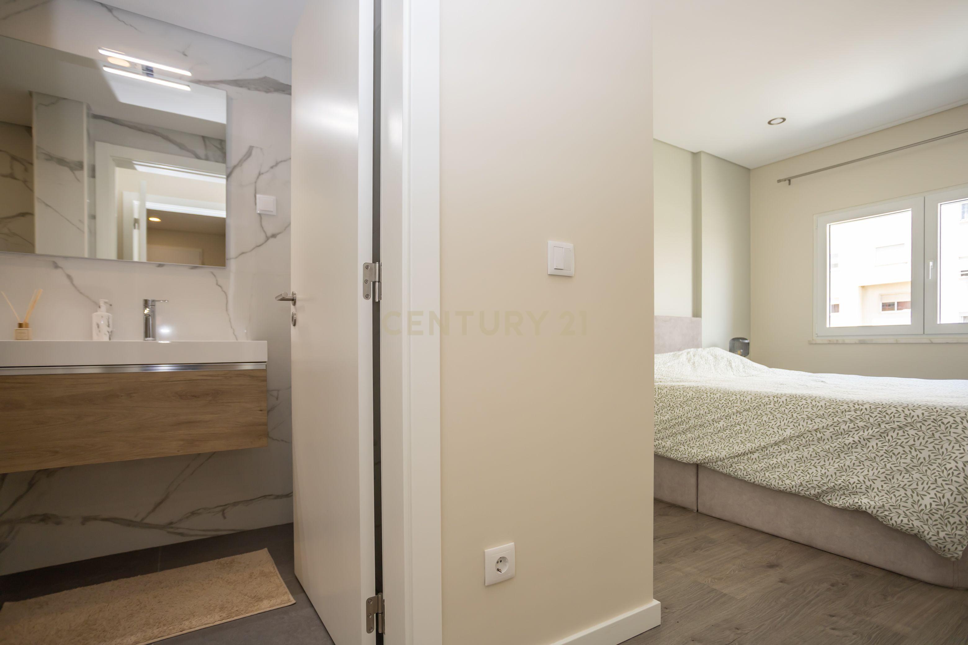 Apartamento T3 Remodelado | Bairro Novo | Seixal - Image 13