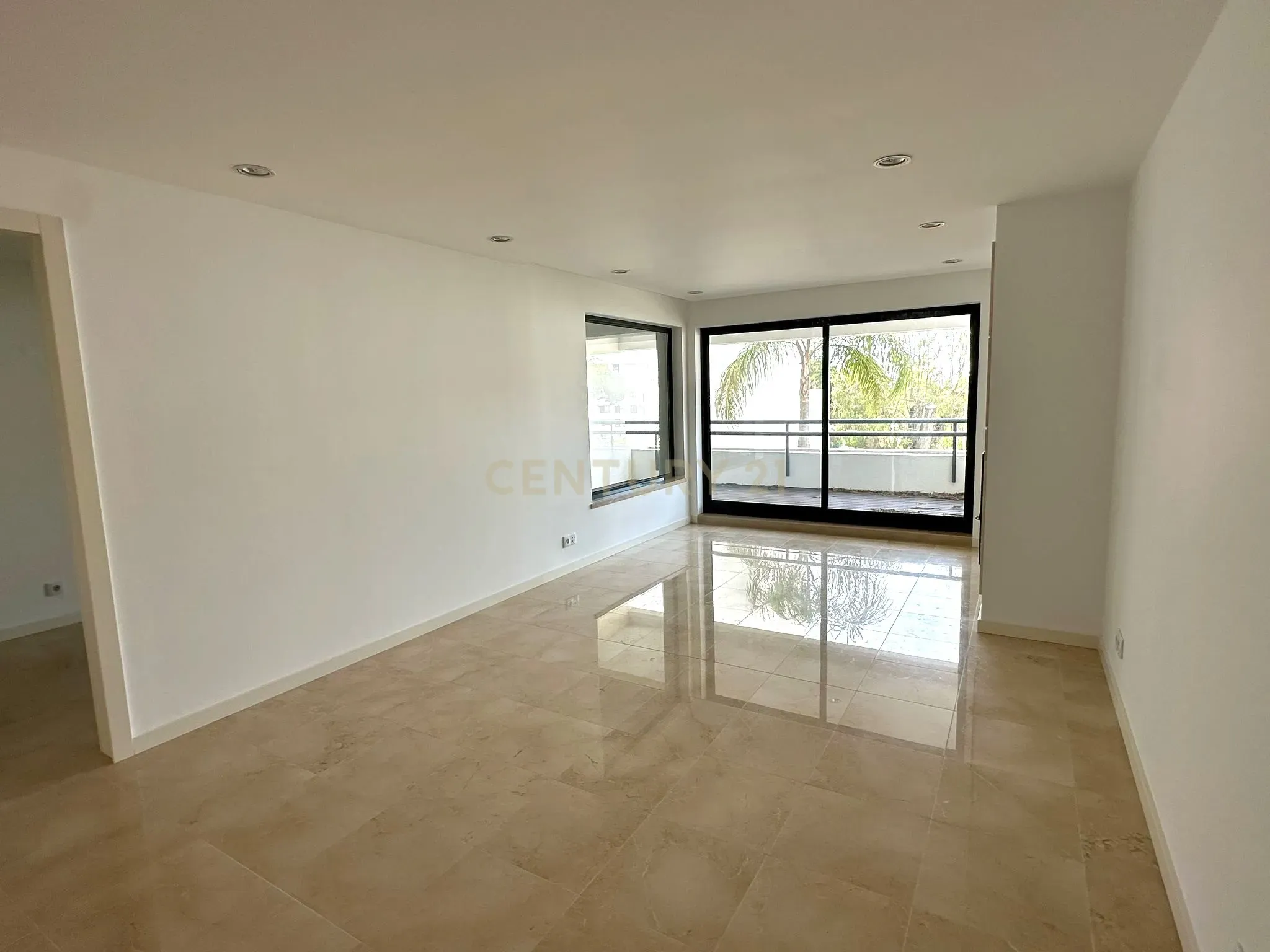 Apartamento T2 | Novo | Vilamoura | Condomínio Fechado - Image 2
