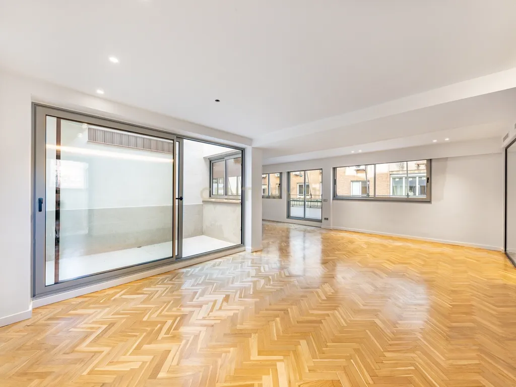 Espetacular apartamento renovado de 220 m² com 4 quartos - Image 6