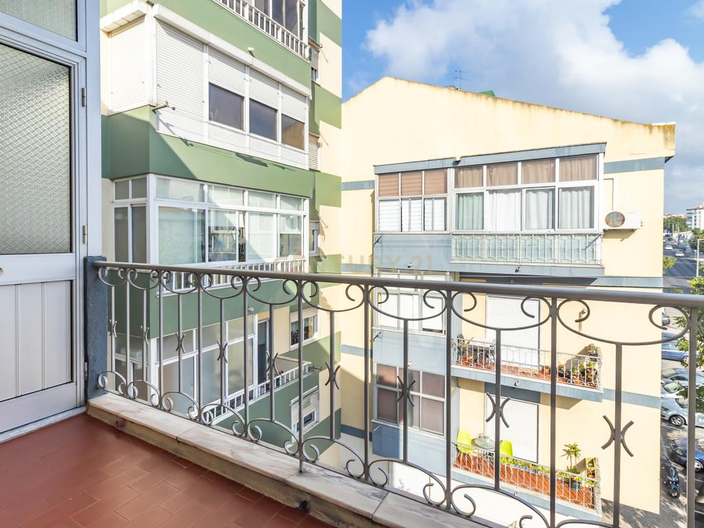 Apartamento T3 em Amora, Seixal - Image 24