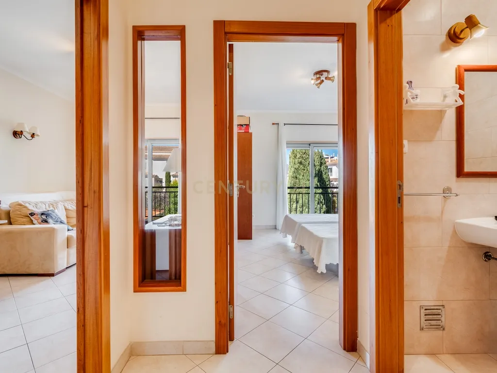 OPORTUNIDADE UNICA EM ALCANTARILHA - APARTAMENTO PARA VIVER OU RENTABILIZAR, PERTO DE TODOS OS SERVIÇOS E COMODIDADES - Image 2