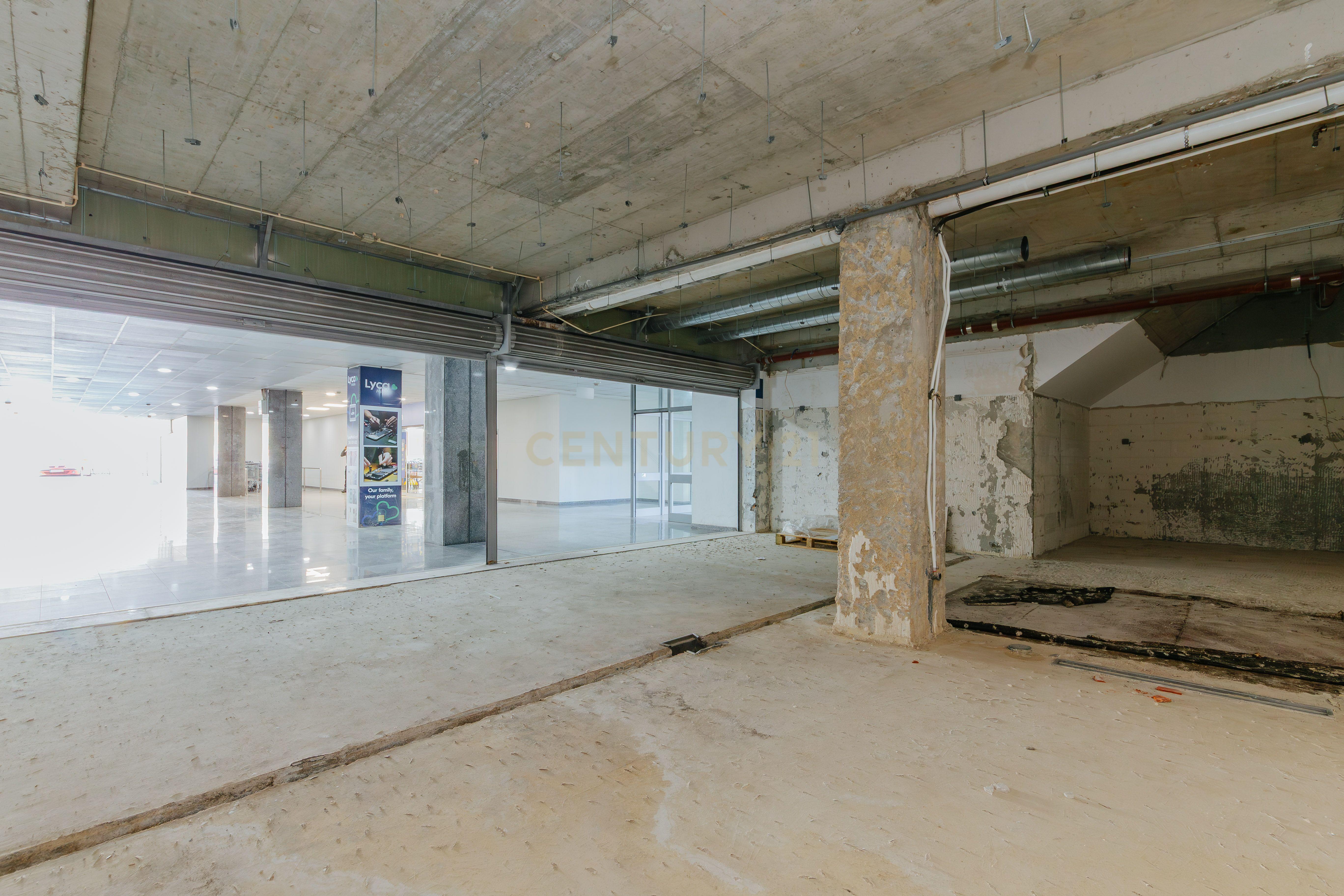 Fotografia 10 de LOJA - Galeria Comercial Benfica com estacionamento