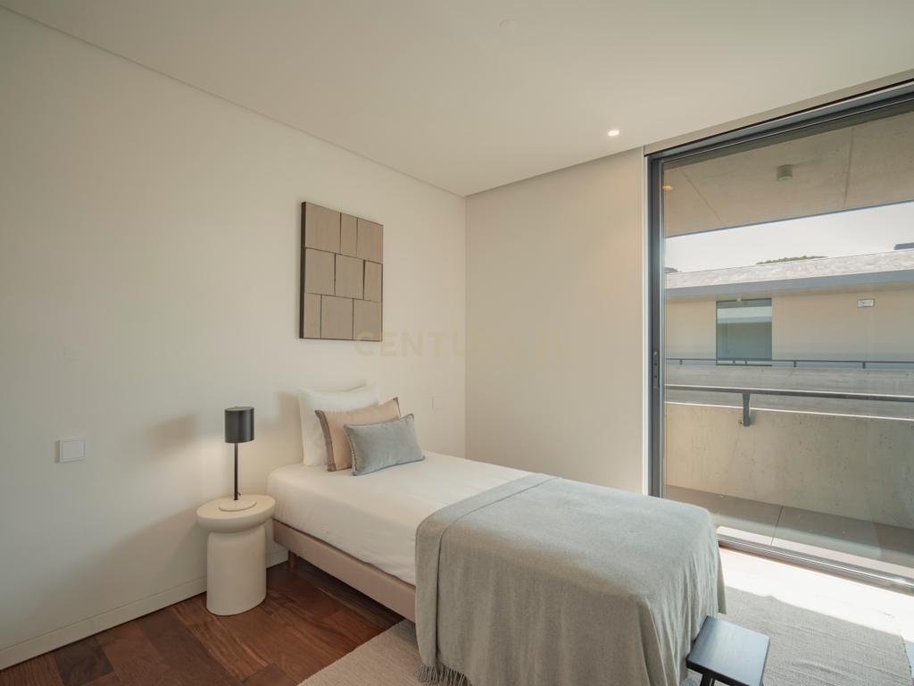 Moradia T4 com Terreno de 1.030m2 em Condomínio Fechado  - Image 24