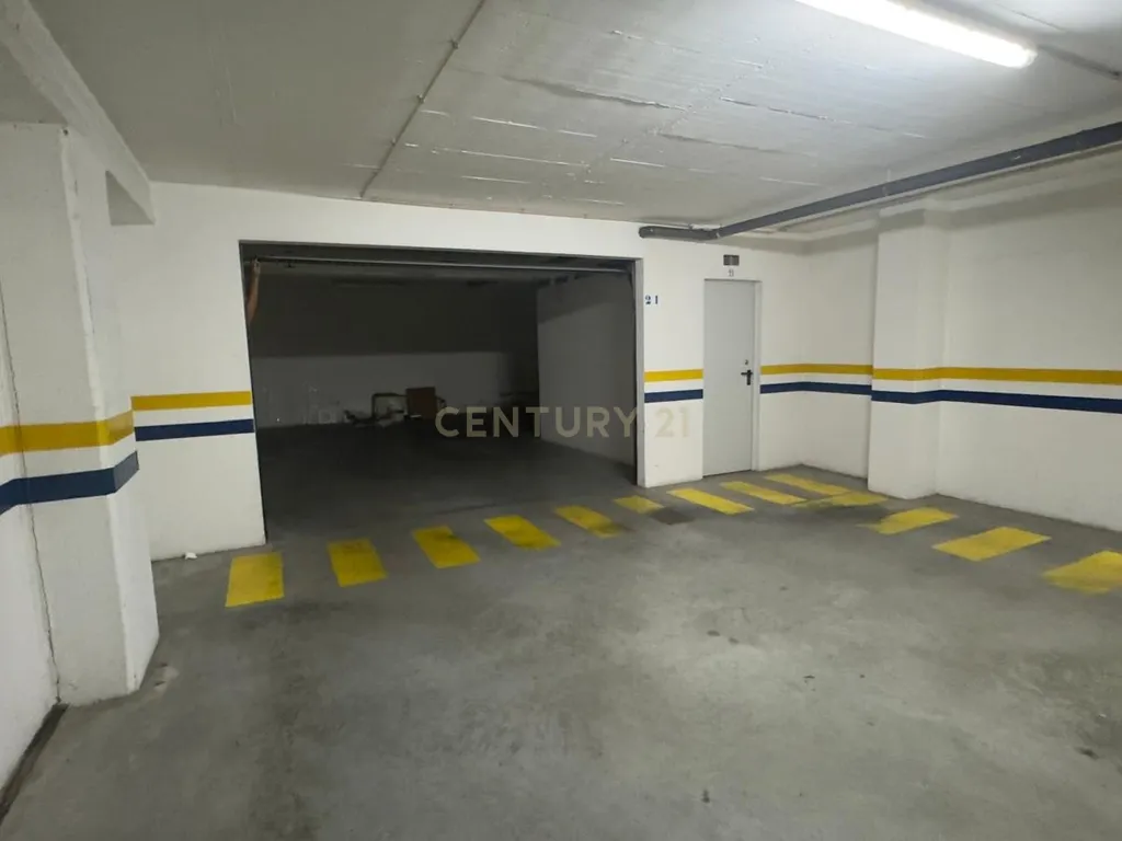 Apartamento T3 na Alta de Lisboa com Box para 2 Viaturas - Image 26