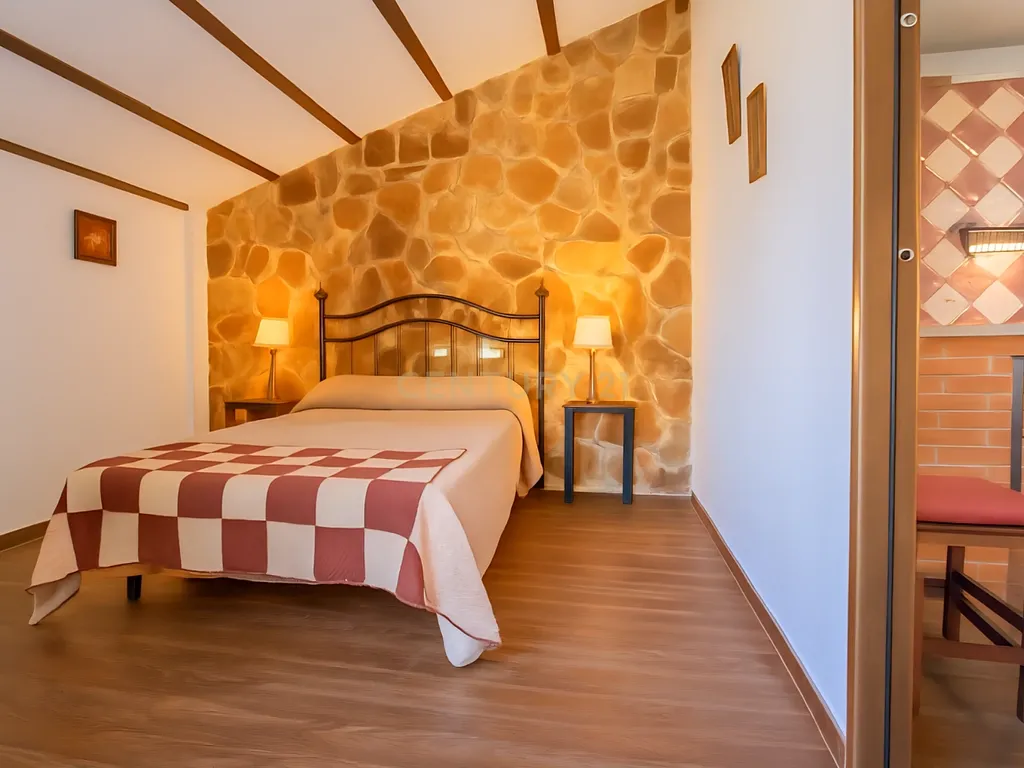 Exclusiva Propriedade Boutique com 3 Apartamentos Independentes, Piscina e Jardim Privado perto de Ronda – Elevada Rentabilidade Turística - Image 11