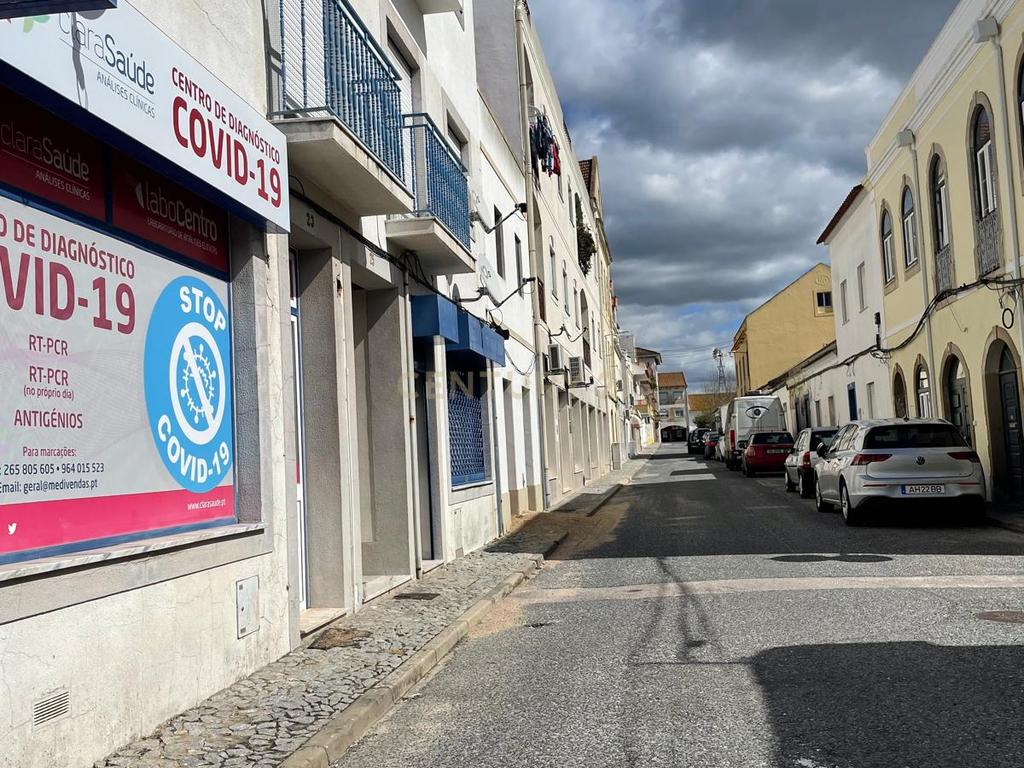 Loja com 74m2 no centro de Vendas Novas pronta para o seu novo negócio - Image 5