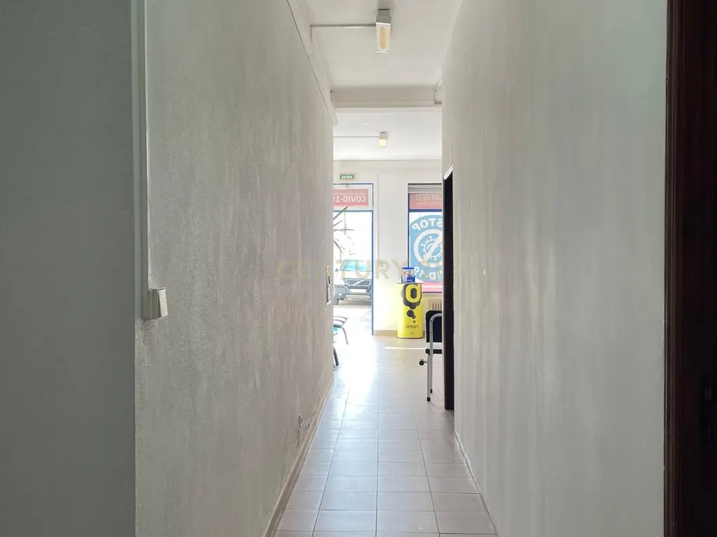 Loja com 74m2 no centro de Vendas Novas pronta para o seu novo negócio - Image 8