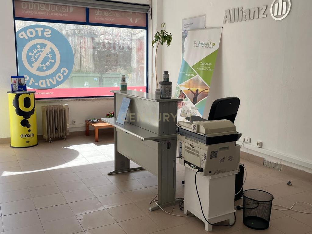 Loja com 74m2 no centro de Vendas Novas pronta para o seu novo negócio - Image 9