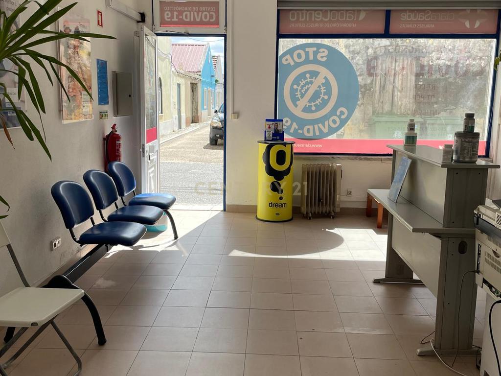 Loja com 74m2 no centro de Vendas Novas pronta para o seu novo negócio - Image 11