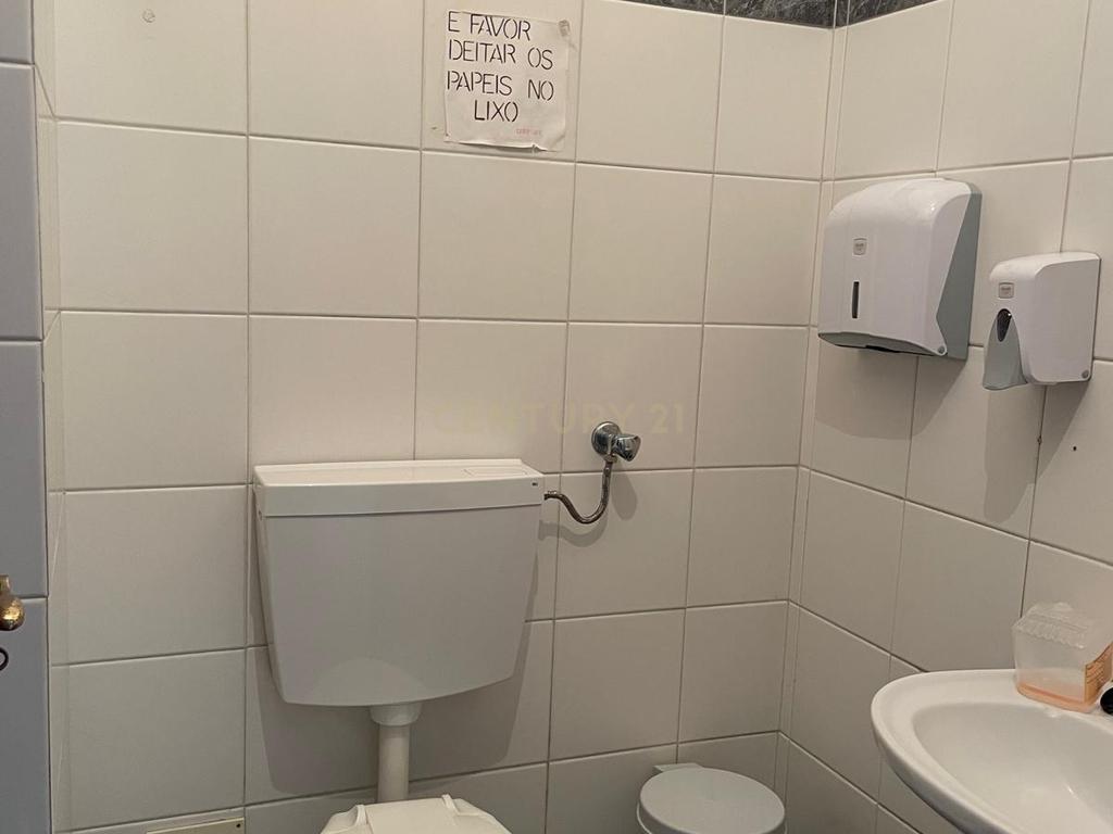 Loja com 74m2 no centro de Vendas Novas pronta para o seu novo negócio - Image 13