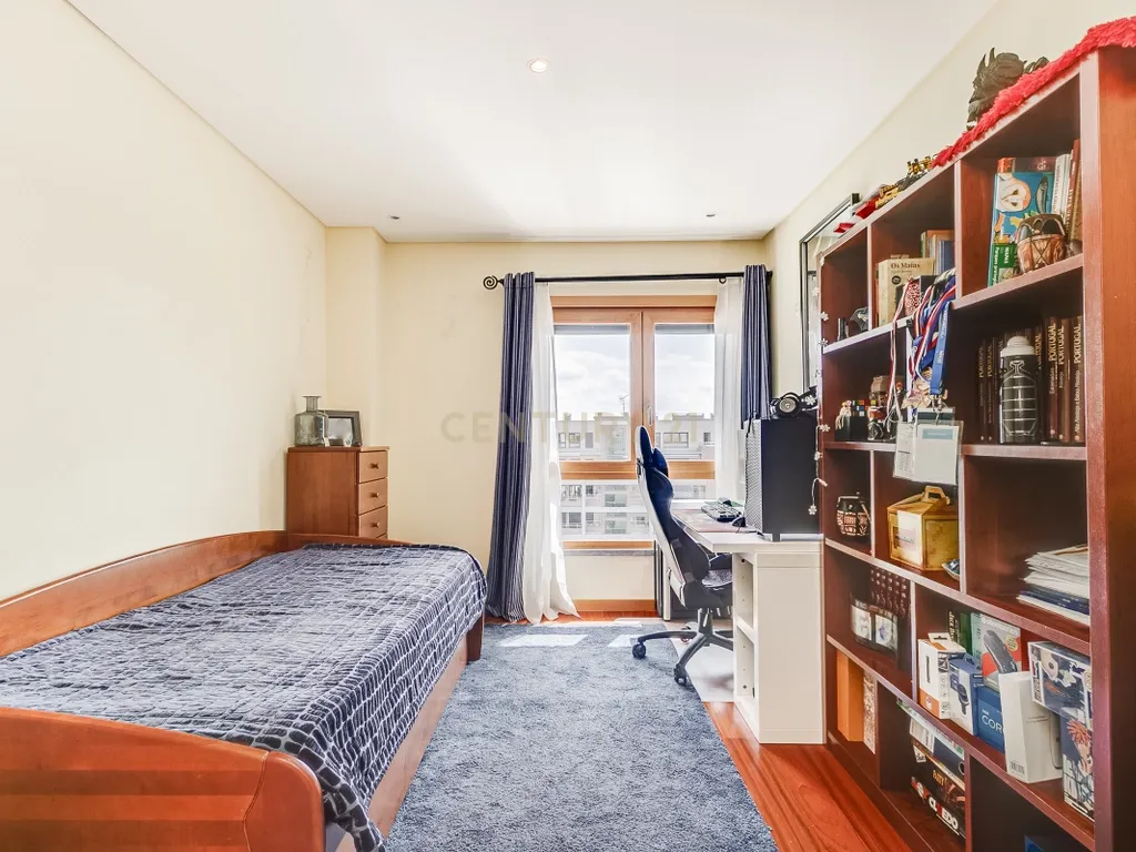 Apartamento T2 com Box p/ 2 Carros - Malvarosa, Alverca - Image 19