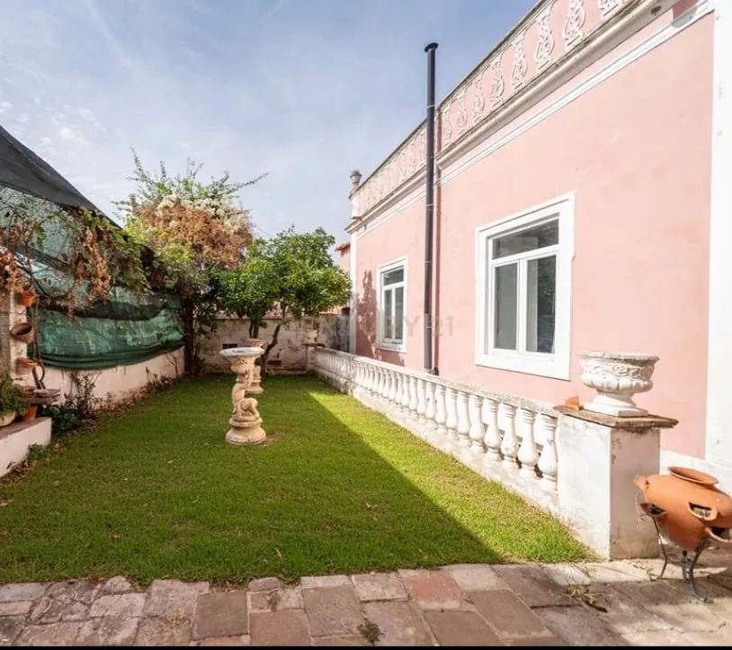 Casa Senhorial do Sec XIX no coração de Ferreira do Alentejo - Image 37