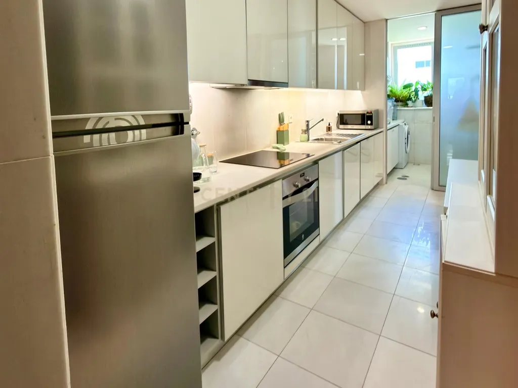 T3 NA 1ª LINHA DE MAR COM 2 LUGARES DE GARAGEM | LEÇA DA PALMEIRA - Image 11