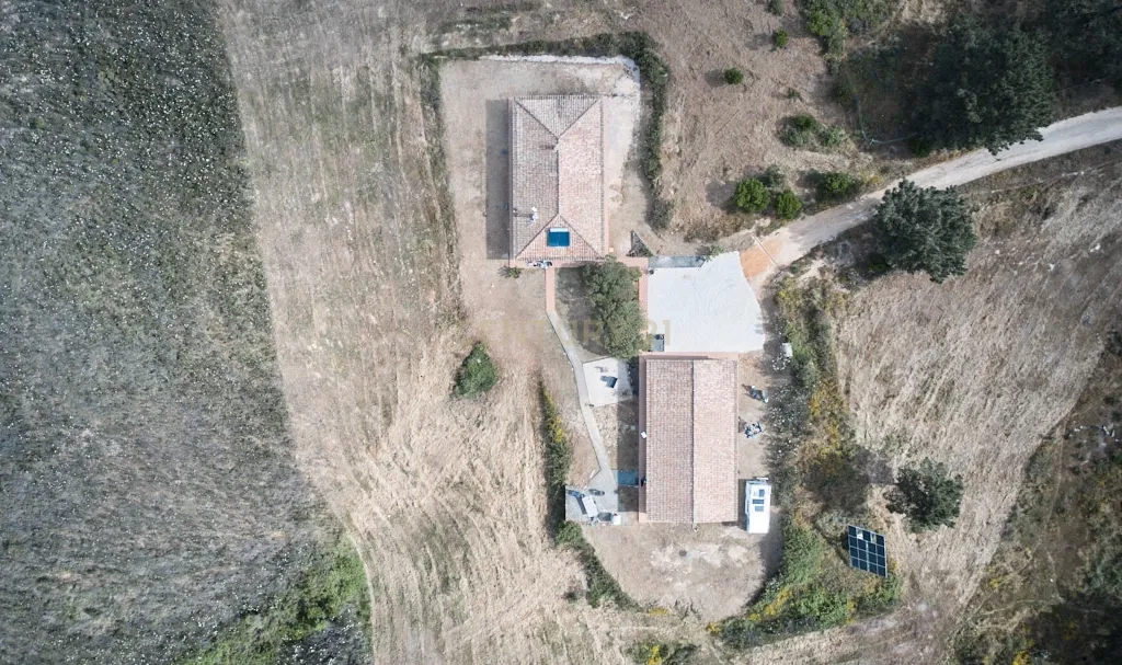 Acorde com vistas deslumbrantes sobre o oceano no seu rancho exclusivo de 8,4 hectares no Algarve, em Aljezur! Inclui uma casa principal ecoeficiente com certificação energética A, perto de praias de surf lendárias. Este é o seu refúgio costeiro definitivo — agarre esta oportunidade rara e agende hoje mesmo a sua visita! - Image 58