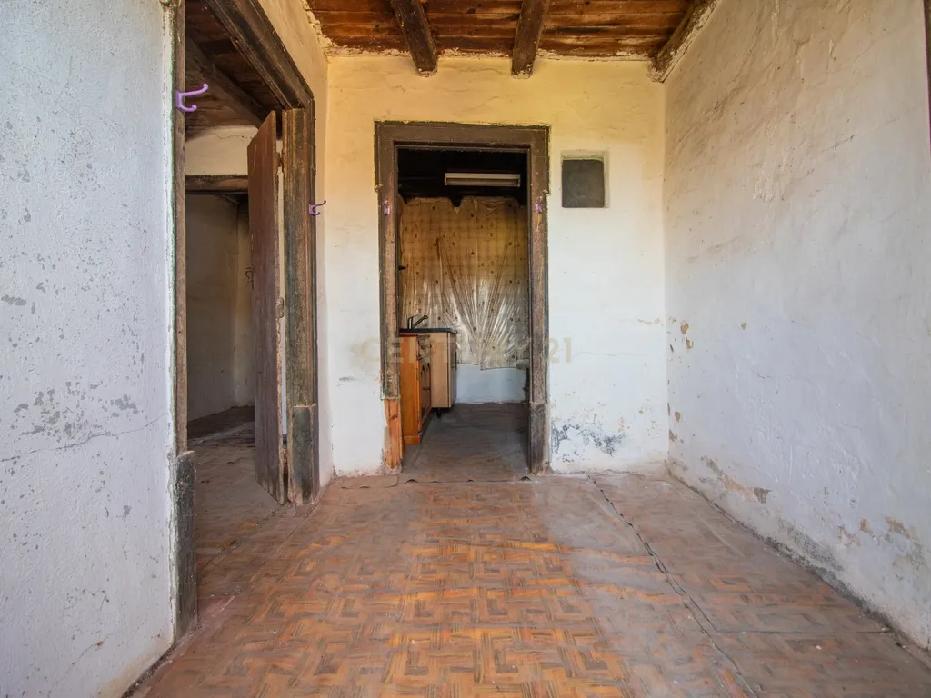 Casa típica portuguesa para remodelação a poucos minutos das praias da Figueira da Foz - Image 7
