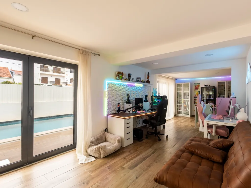 Moradia de Sonho na Charneca da Caparica – Elegância, Conforto e Localização Privilegiada - Image 88