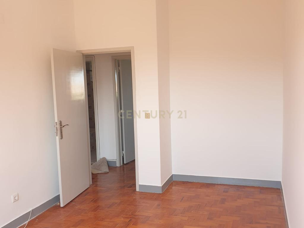 Apartamento T3 transformado em T4* para arrendamento nos Olivais-Sul, Lisboa  - Image 20