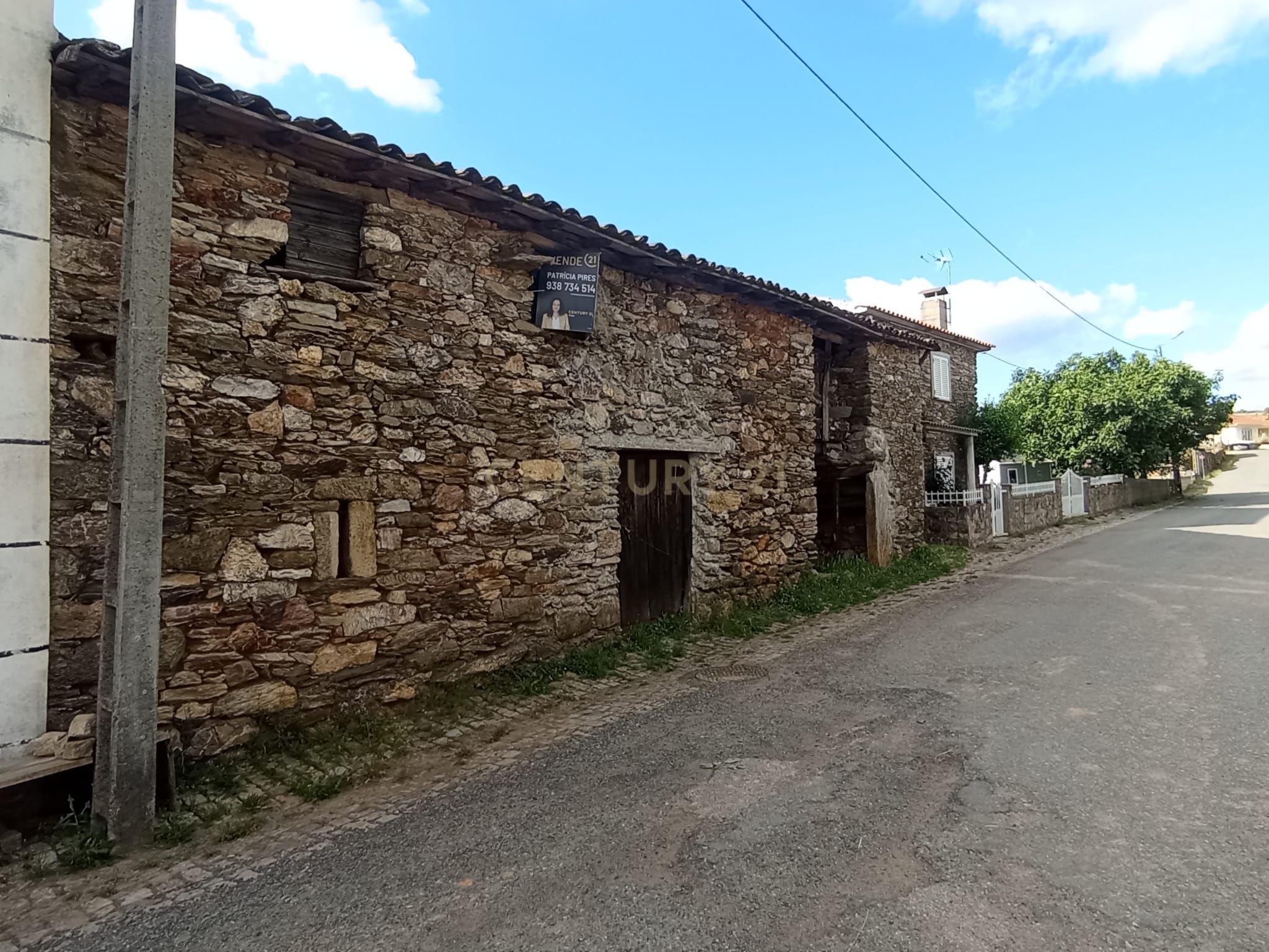 Moradia T3 em Penhas Juntas, €30.000