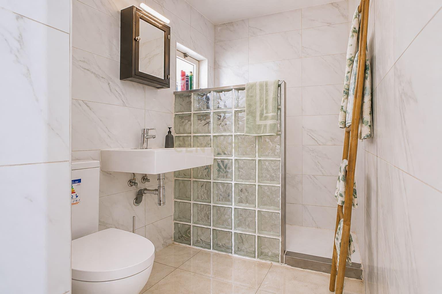 Fotografia 11 de Moradia Térrea T2+1 renovada com poço, anexo e árvores de fruto em Casebres