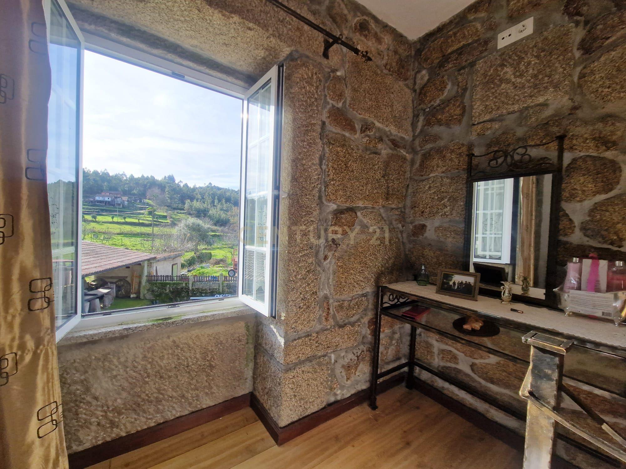 Casa De Pedra Na Serra Do Caramulo, Tondela - Image 15