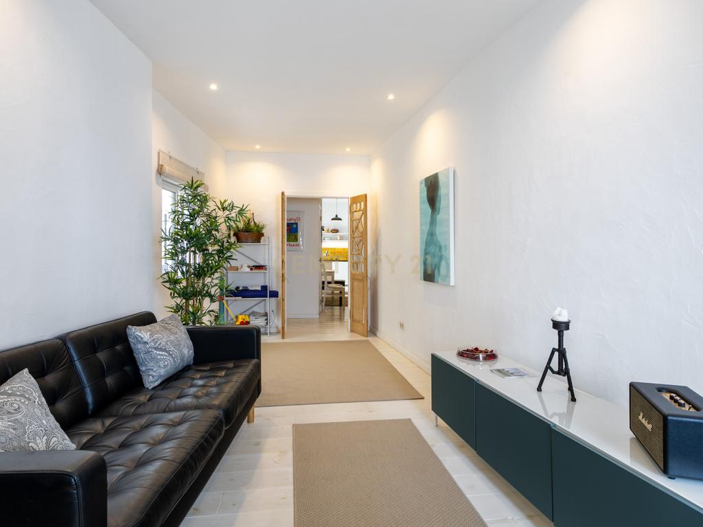 Typical 3 bedroom house in Baixa with Ria view and terrace - Image 2