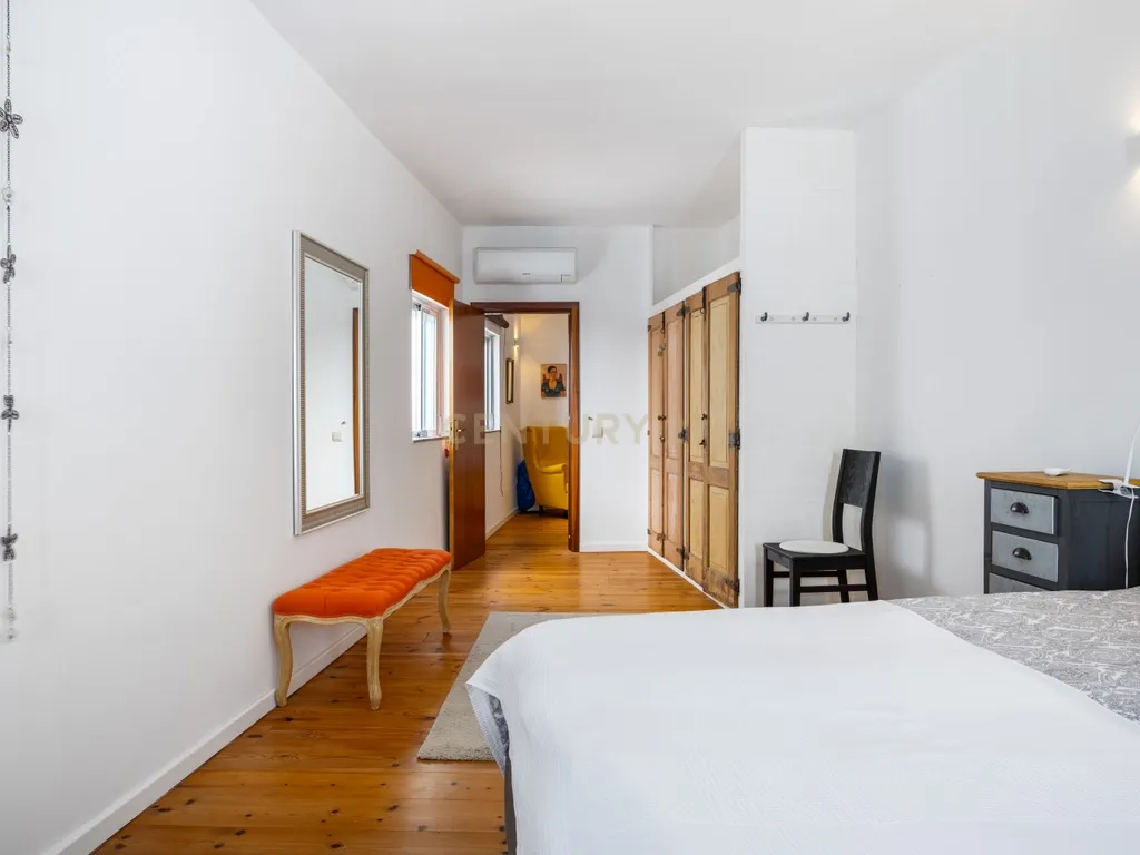 Typical 3 bedroom house in Baixa with Ria view and terrace - Image 12