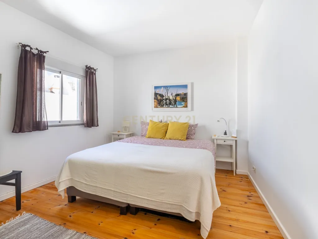 Typical 3 bedroom house in Baixa with Ria view and terrace - Image 14