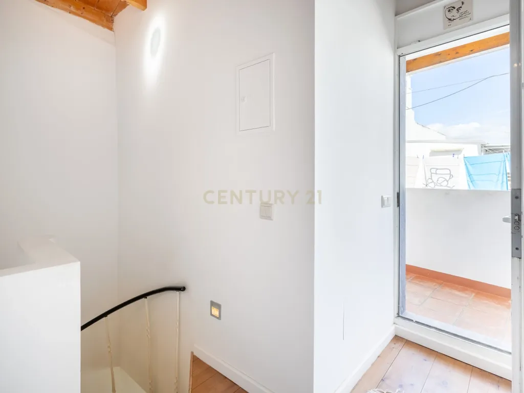 Typical 3 bedroom house in Baixa with Ria view and terrace - Image 11