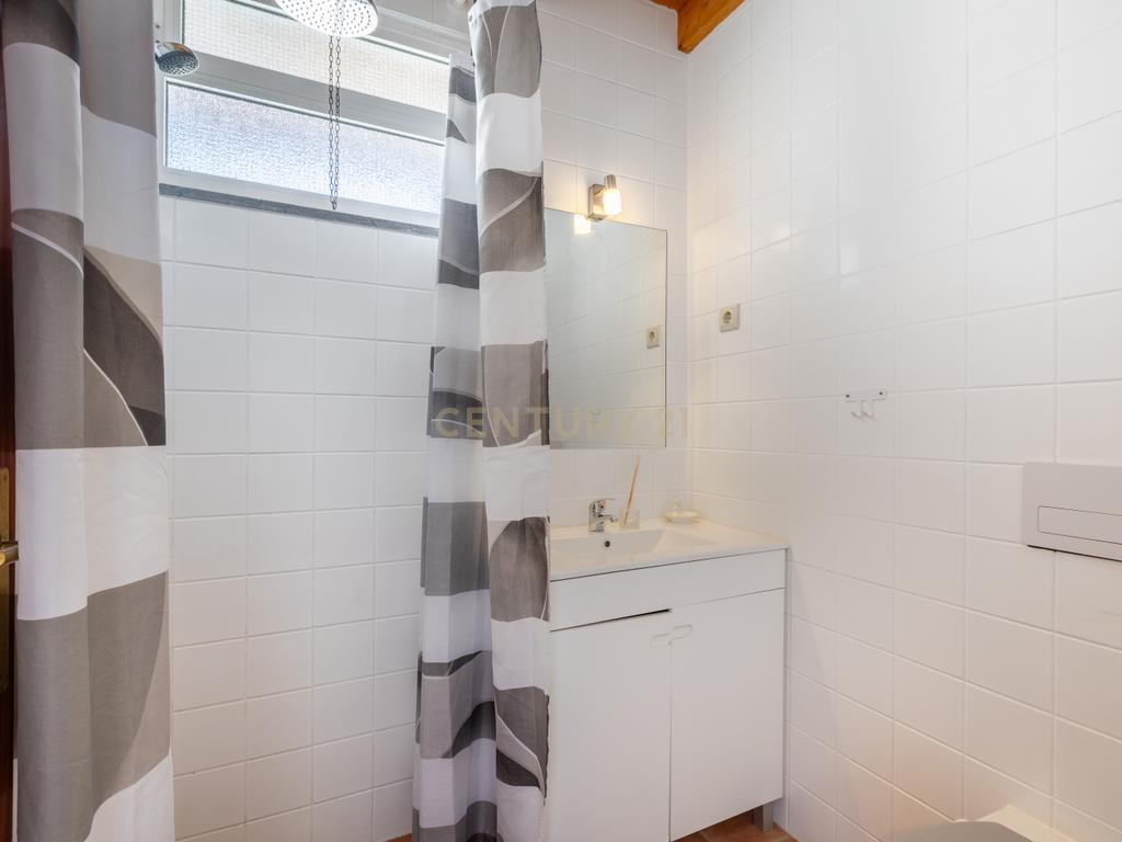 Typical 3 bedroom house in Baixa with Ria view and terrace - Image 13