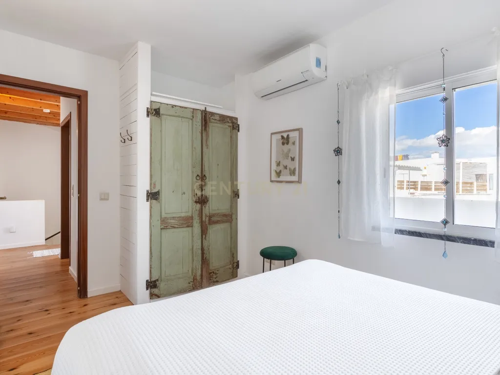 Typical 3 bedroom house in Baixa with Ria view and terrace - Image 21