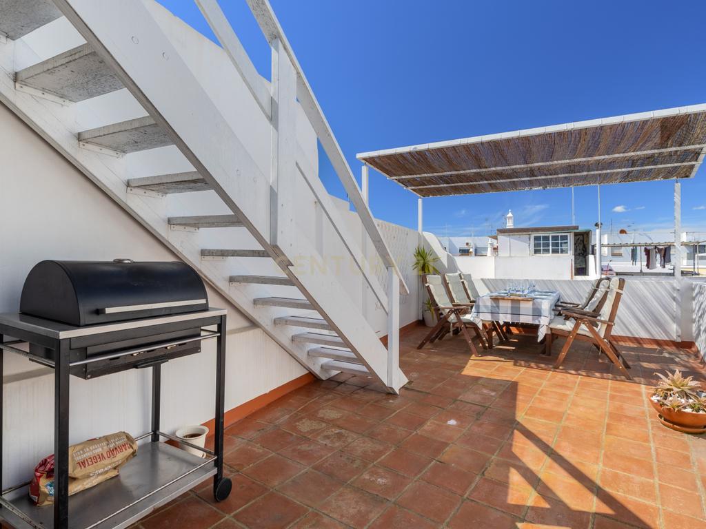 Typical 3 bedroom house in Baixa with Ria view and terrace - Image 22