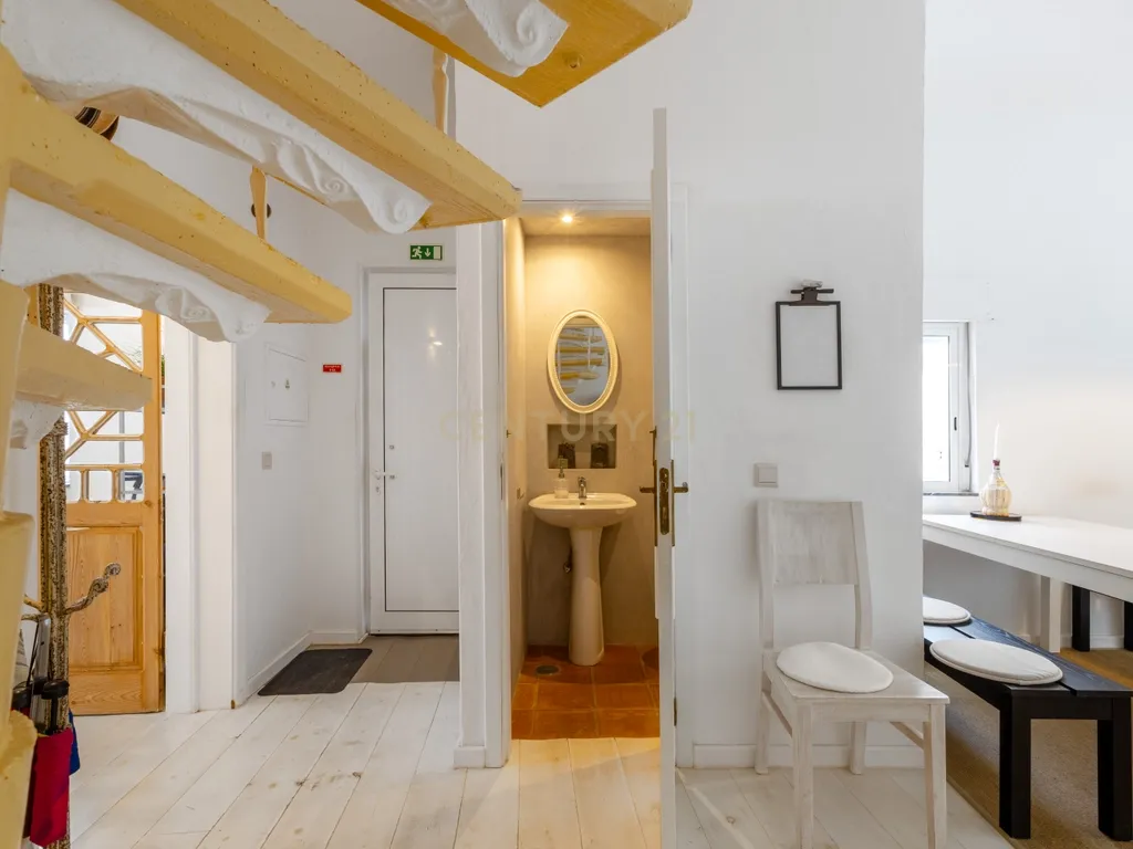 Typical 3 bedroom house in Baixa with Ria view and terrace - Image 4