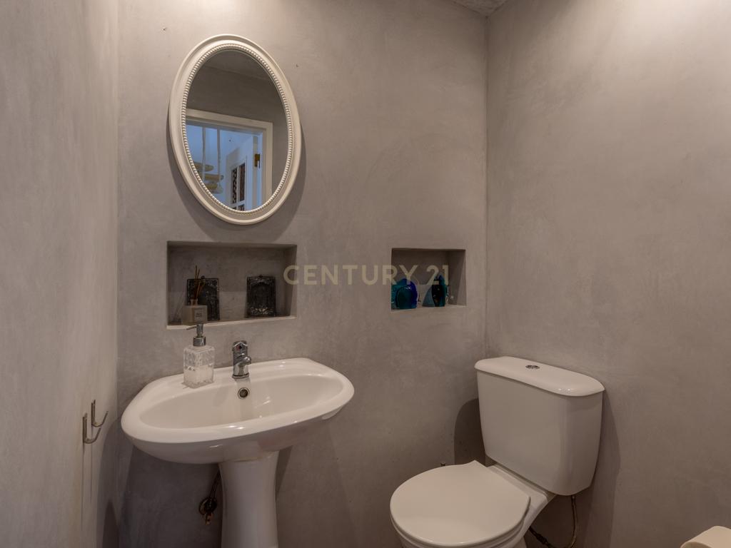 Typical 3 bedroom house in Baixa with Ria view and terrace - Image 7